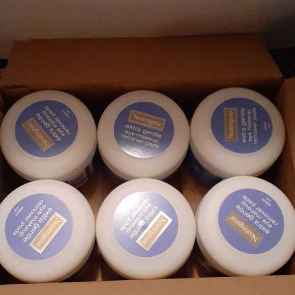 Neutrogena Makeup Extra Gentle Eye Makeup Remover Pads Poshmark